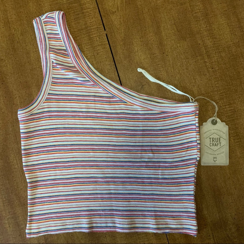 True Craft Off-Shoulder Crop Top